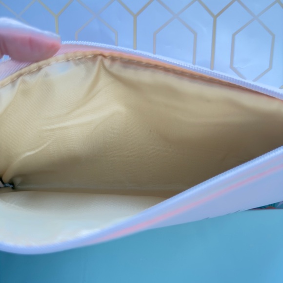 Mary Square Make Today Matter Pink 4 x 8 Vegan Leather Zippered - Picture 9 of 13